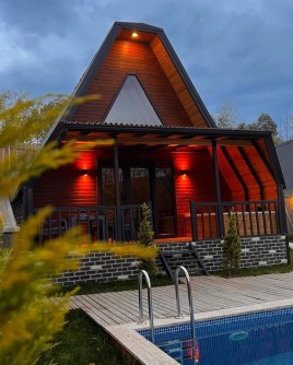 ES BUNGALOV