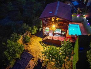 2+2 Havuzlu Ahşap Villa