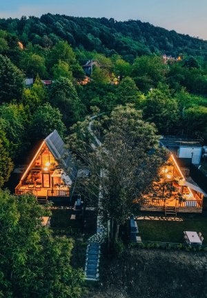 Göl Manzaralı Bungalov